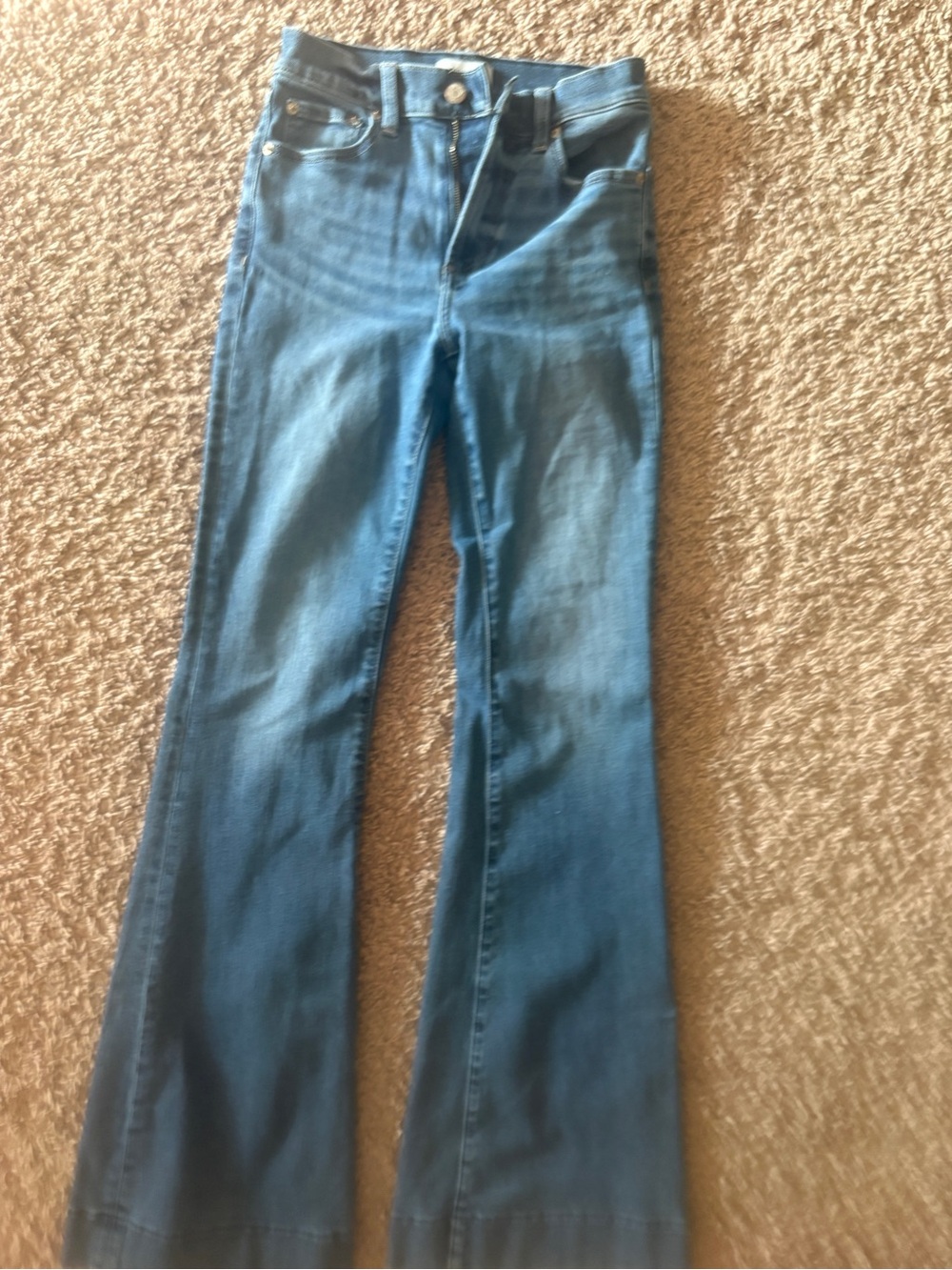 Pistola Flare leg jeans. Lower waisted.